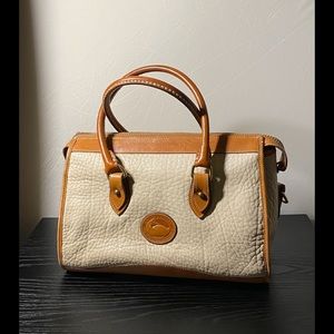 Vintage Dooney & Burke 💕